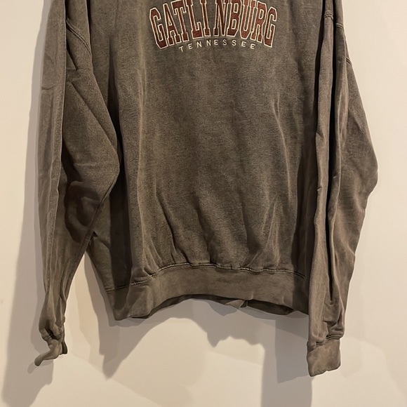 Vintage Gatlinburg Tennessee Sweatshirt - Picture 4 of 6